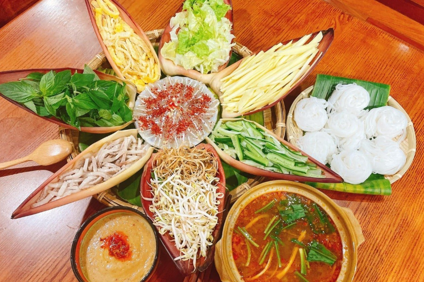 Các món lẩu (lẩu thả, lẩu cá bớp)